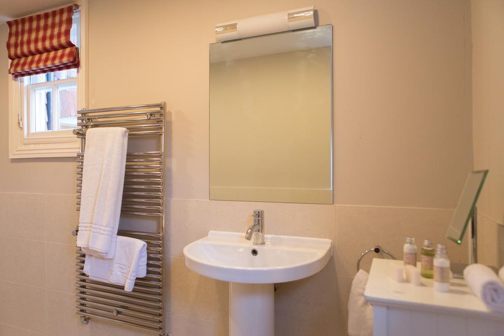 Hotel The King'S Head à Winchester Chambre photo